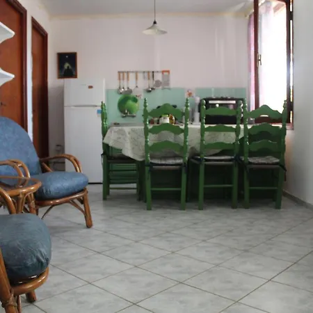 Nikos Seaside Litheres