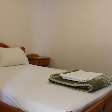 Nikos Seaside Apartman Litheres