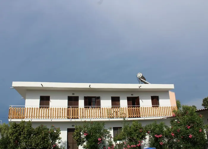 Nikos Seaside *