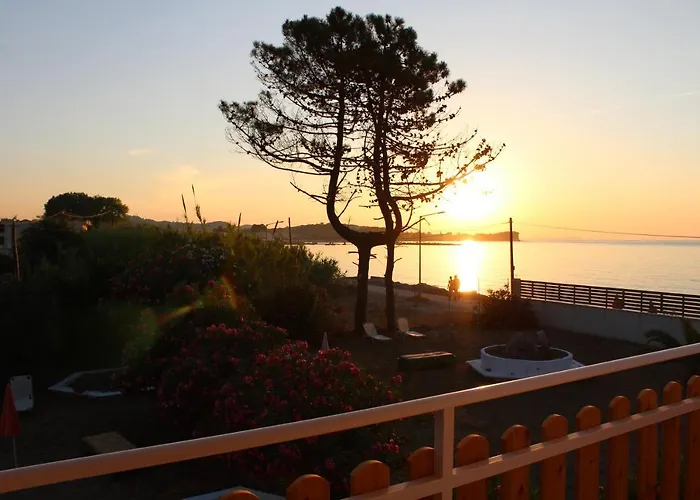 Nikos Seaside *