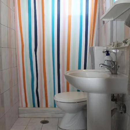 Nikos Seaside Apartament *