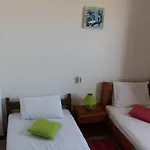 Nikos Seaside Apartament *