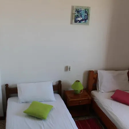 Nikos Seaside Apartament *